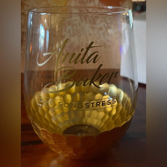 ANITA BAKER Swag Bag Items The Songstress Tour 2023 Wine Tumbler/Poster/Notebook - Picture 3 of 4